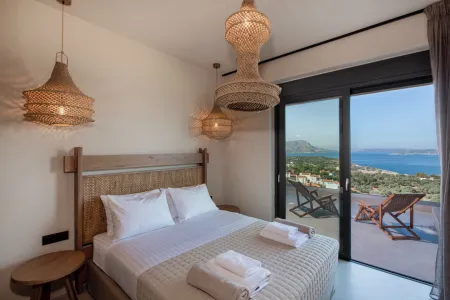  Double bedroom with seaview