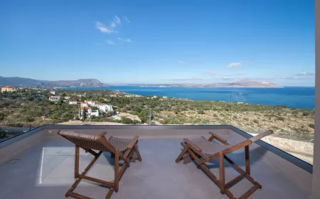  Balcony with seaview