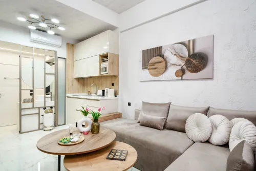  Living area & kitchen