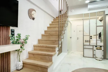  Bathroom & stairs