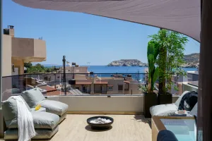 Nouvelle suite élégante Charavgi 2 avec bain à remous, à deux pas de la plage d'Agia Pelagia