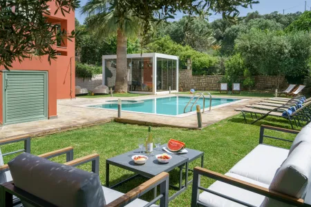 Outdoor Seating Area