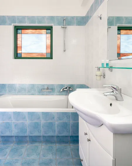  Ensuite bathroom