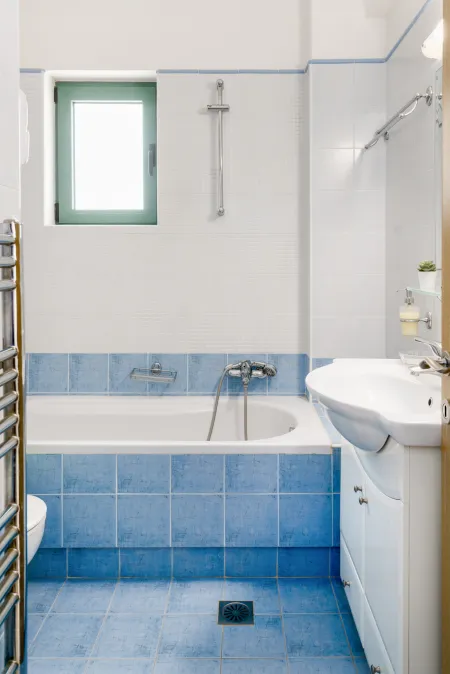  Ensuite Bathroom
