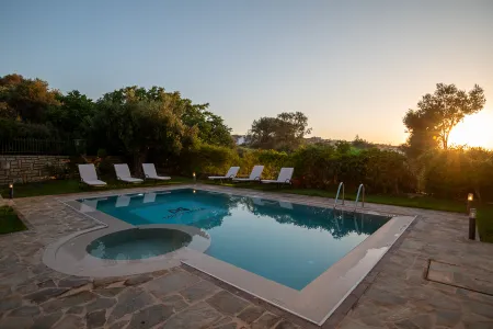  Swimming pool with sunset view
