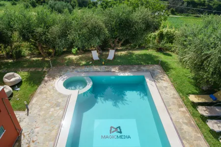  private pool drone