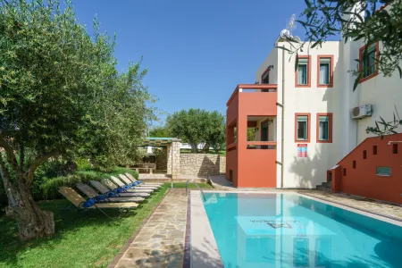  swimming pool and sunbeds