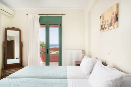  twin bedroom with balcony