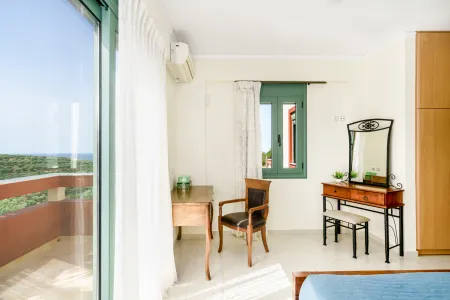  double bedroom with balcony