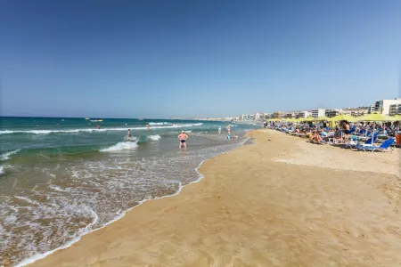  rethymno beach