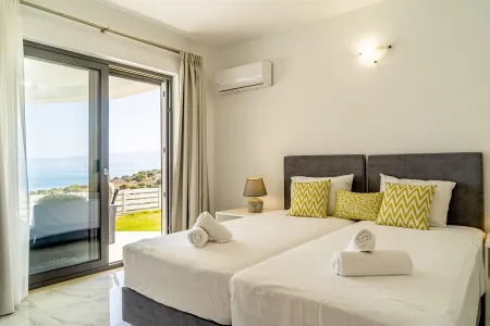 Room with balcony