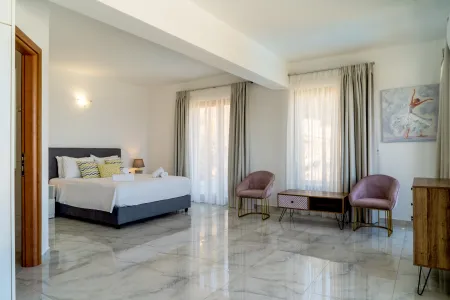  Spacefull Bedroom