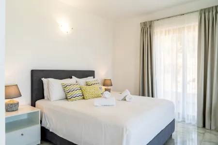  Double bed