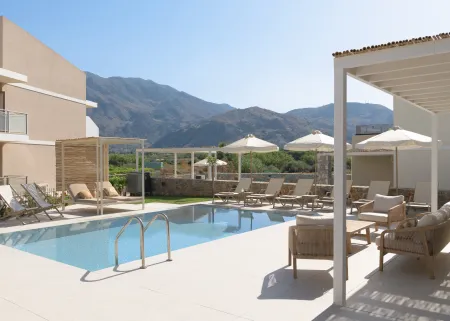  Pool area