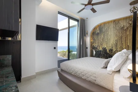    First floor double bedroom with seaview