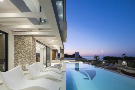  Villa swimming pool at night