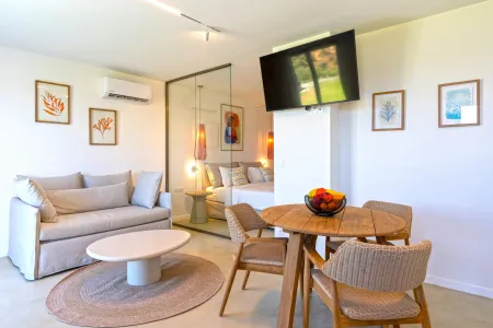  Living and dining area