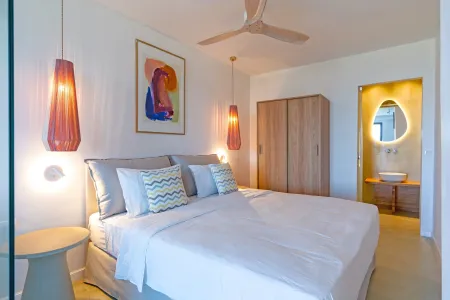  Double bedroom