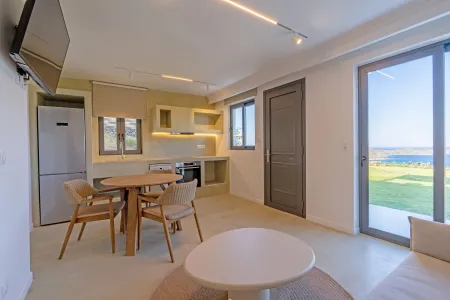  Fully equipped kitchen
