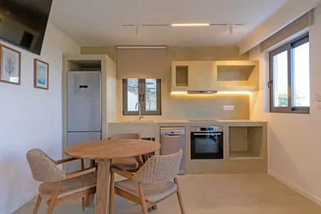  Full kitchen