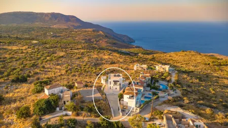 Melas Cretan Horizon