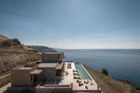  Villa with private pool and seaview