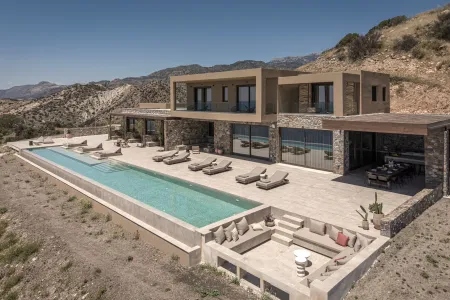  Villa Exterior