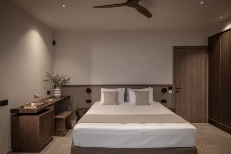  Double Bedroom 6 with ensuite