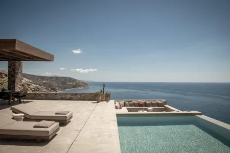  Private Infinity Pool with Seaview