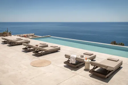  Infinity Pool with Seaview