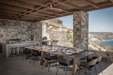  BBQ and Outdoor Kitchen