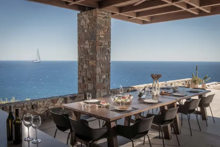  Outdoor Dining 