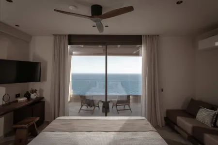  Double Bedroom 5 with private balcony