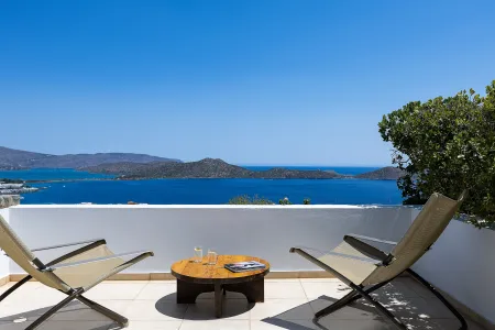  bedroom balcony