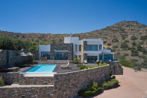 Black Pearl Luxury Villa in Elounda