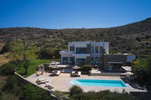 White Pearl Luxury Villa in Elounda