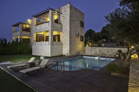  pool and exterior