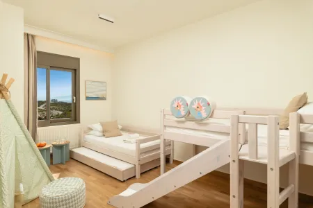  children's bedroom