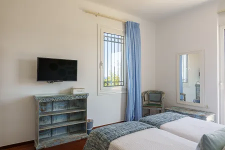  twin bedroom