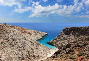 Voyager vers les plages de la péninsule d'Akrotiri