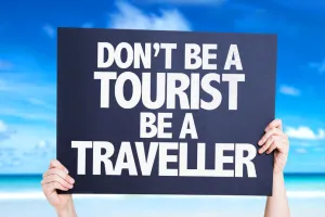Touriste ou voyageur