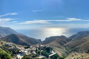 Kapetaniana… to toast the Cretan mountain life
