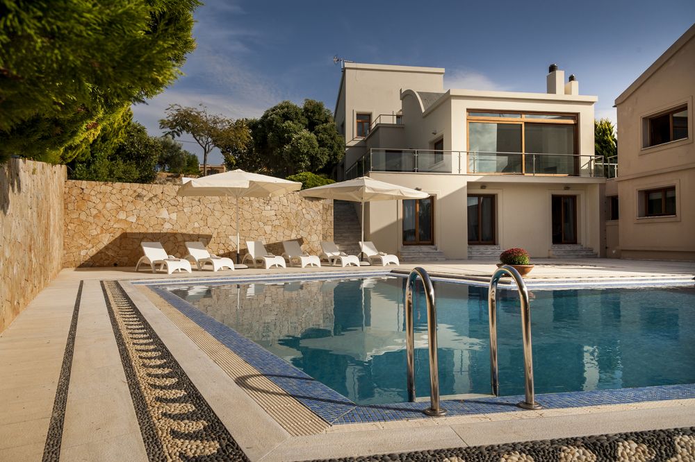 pool angel villa