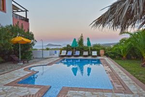 Villa Seli with Heated Indoor Pool in Chania