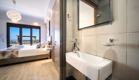  bedroom with en-suite bathroom 