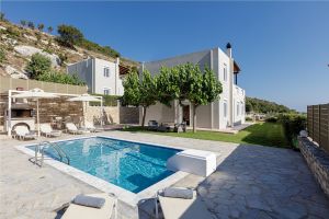 Family Villa Danai with Scent of Crete, Offer Privacy, Pool, Ping Pong & Playground with Best Country & Sea Views