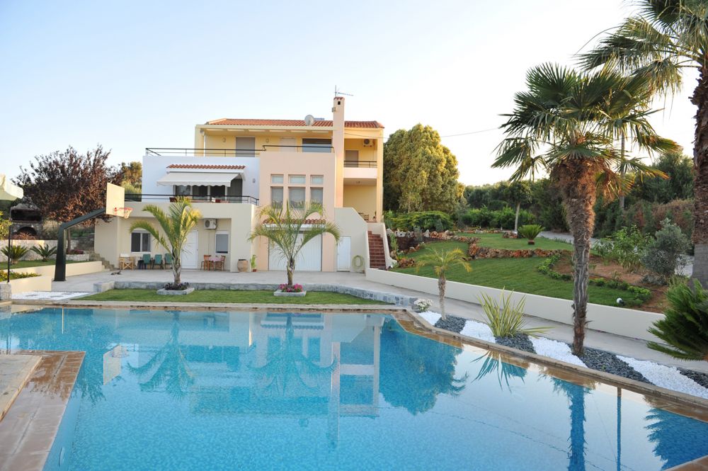 anna villa exterior
