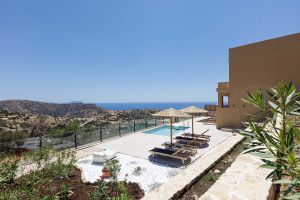 Private House Zoe with Pool and Garden, Ultimate Privacy Surrounded by Iconic Views in South Crete